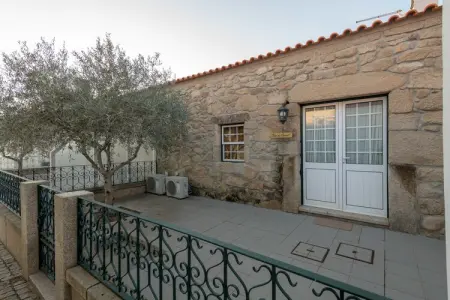 Casa do Caseiro, Maison de vacances confortable à Vila Flor avec piscine - Photo 2