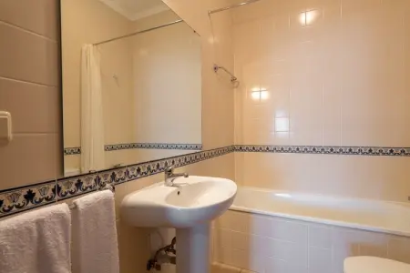 Casa do Alambique, Magnifique maison de vacances à Vila Flor avec piscine - Photo 17