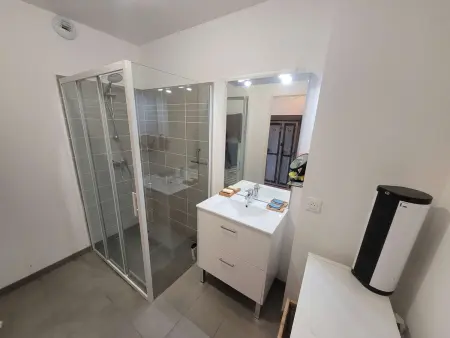 Bel appartement moderne avec jardin et parking privatif - Photo 9
