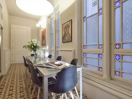 Appartement Boutique au Cœur de Barcelone, Capacité 8, Près du Métro, Confort Moderne - Photo 10