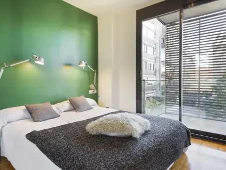 Appartement Exécutif Central avec Balcon, 3 Chambres, Climatisation et Parking en Option - Photo 3