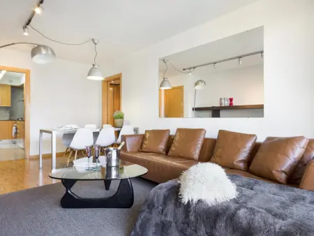 Appartement Exécutif Central avec Balcon, 3 Chambres, Climatisation et Parking en Option - Photo 11