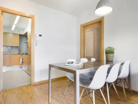 Appartement Exécutif Central avec Balcon, 3 Chambres, Climatisation et Parking en Option - Photo 13