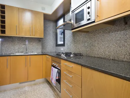 Appartement Exécutif Central avec Balcon, 3 Chambres, Climatisation et Parking en Option - Photo 14