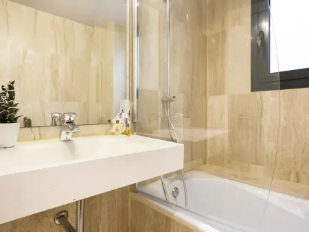 Duplex Moderne à Barcelone avec Jardin et Piscine Privés pour 10 Personnes - Photo 17