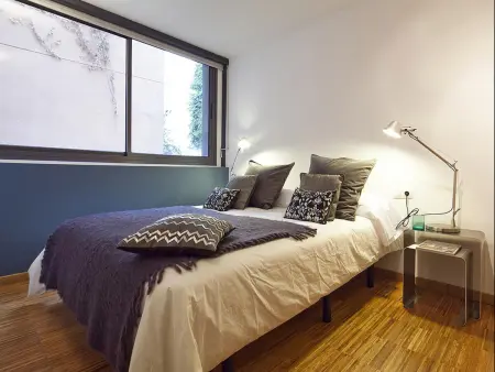 Appartement Duplex Idéal au Centre de Barcelone, 4 Chambres, Proche du Parc Guell - Photo 4