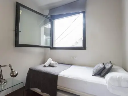 Appartement Moderne avec Terrasse et Piscine proche Parc Güell, Barcelone - Photo 16