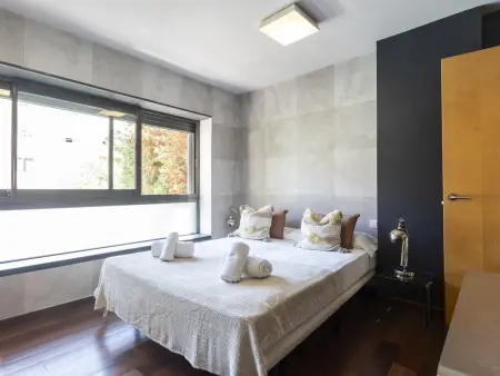 Appartement Moderne avec Terrasse et Piscine proche Parc Güell, Barcelone - Photo 17