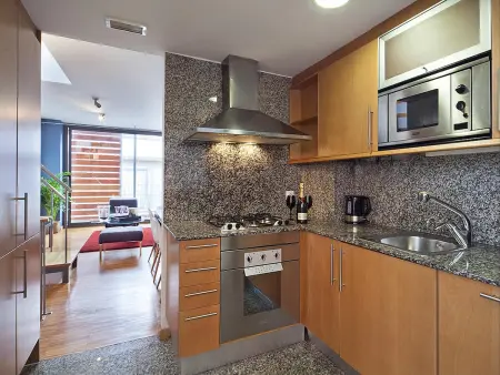 Barcelone: Triplex 6 Pers. avec Terrasse Privée, Clim, Parking et Wi-Fi - Photo 15