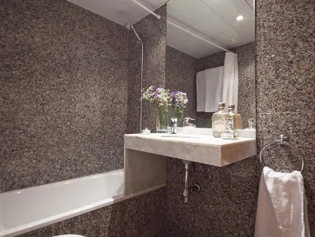 Barcelone: Triplex 6 Pers. avec Terrasse Privée, Clim, Parking et Wi-Fi - Photo 16