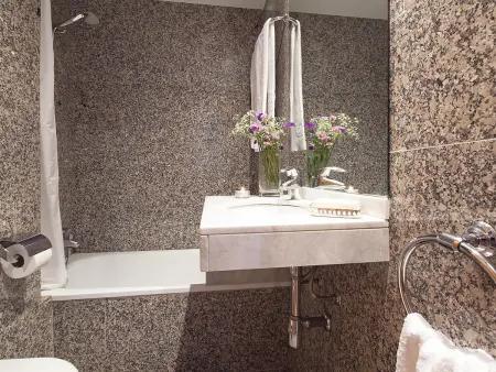 Barcelone: Triplex 6 Pers. avec Terrasse Privée, Clim, Parking et Wi-Fi - Photo 17