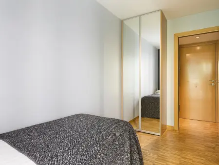 Appartement d'entreprise à Barcelone, 6 pers, 3 ch, terrasse, parking, proche métro - Photo 7