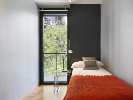 Appartement d'entreprise à Barcelone, 6 pers, 3 ch, terrasse, parking, proche métro - Photo 9