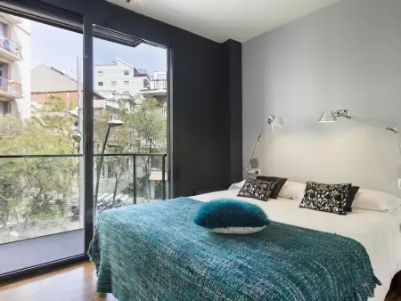 Appartement d'entreprise à Barcelone, 6 pers, 3 ch, terrasse, parking, proche métro - Photo 12