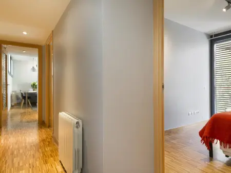 Appartement d'entreprise à Barcelone, 6 pers, 3 ch, terrasse, parking, proche métro - Photo 14