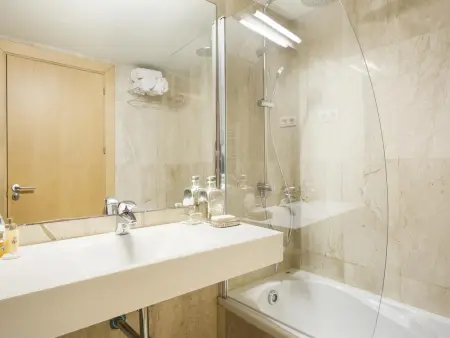 Appartement Luxueux à Barcelone, 2 Chambres avec Parking et Terrasse - Photo 13