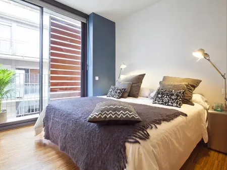 Appartement Triplex avec Terrasse Privée au Parc Güell, 3 Chambres, 2 SDB, Clim, Parking - Photo 2