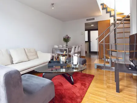 Appartement Triplex avec Terrasse Privée au Parc Güell, 3 Chambres, 2 SDB, Clim, Parking - Photo 8