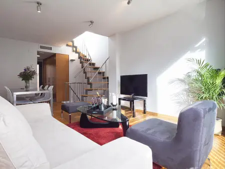 Appartement Triplex avec Terrasse Privée au Parc Güell, 3 Chambres, 2 SDB, Clim, Parking - Photo 10