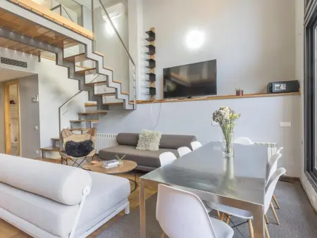 Appartement avec Terrasse Privée, Piscine et Parking au Centre de Barcelone - Photo 18