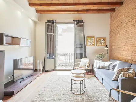 Appartement lumineux rénové à Gràcia avec 2 balcons et équipements idéaux pour les familles - Photo 1