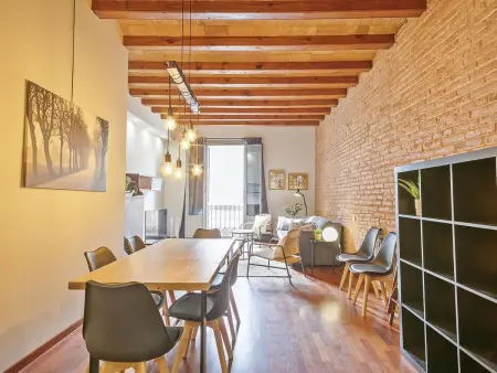 Appartement lumineux rénové à Gràcia avec 2 balcons et équipements idéaux pour les familles - Photo 2