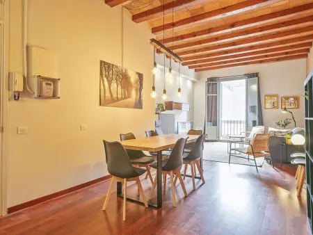 Appartement lumineux rénové à Gràcia avec 2 balcons et équipements idéaux pour les familles - Photo 4