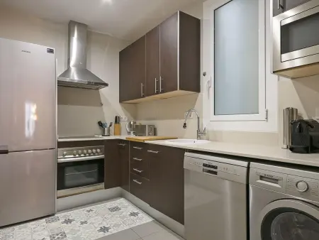 Appartement lumineux rénové à Gràcia avec 2 balcons et équipements idéaux pour les familles - Photo 6