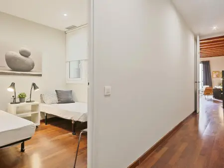 Appartement lumineux rénové à Gràcia avec 2 balcons et équipements idéaux pour les familles - Photo 13