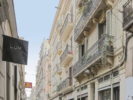 Appartement lumineux rénové à Gràcia avec 2 balcons et équipements idéaux pour les familles - Photo 16