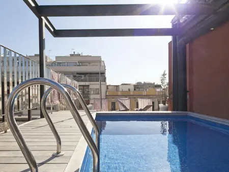 Appartement pour 8 avec piscine, proche Arc de Triomphe - Barcelone - Photo 3