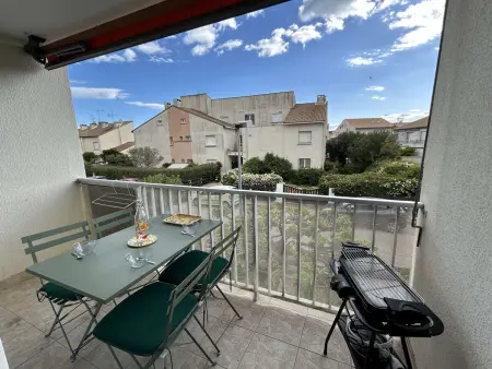 Appartement T2 cabine climatisé avec garage et terrasse au Grau-du-Roi, 6 couchages, proche plage - Photo 2