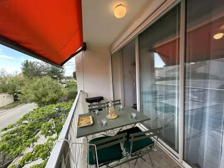 Appartement T2 cabine climatisé avec garage et terrasse au Grau-du-Roi, 6 couchages, proche plage - Photo 3