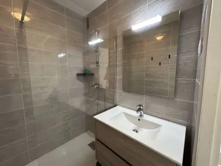 Appartement T2 cabine climatisé avec garage et terrasse au Grau-du-Roi, 6 couchages, proche plage - Photo 13
