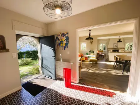 Maison 5 chambres à 150 m de la plage, rénovée, jardin, proche restaurants et commerces - Photo 3