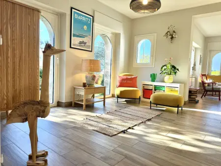 Maison 5 chambres à 150 m de la plage, rénovée, jardin, proche restaurants et commerces - Photo 4