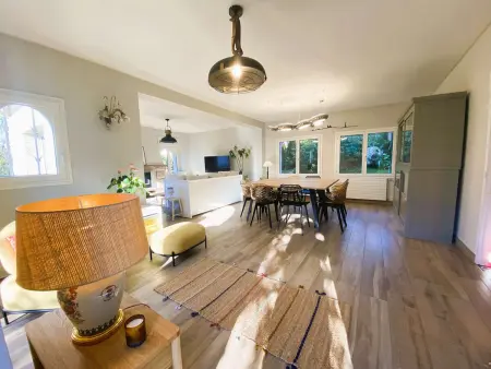 Maison 5 chambres à 150 m de la plage, rénovée, jardin, proche restaurants et commerces - Photo 7