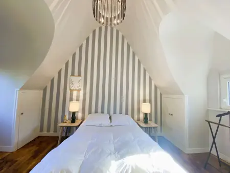 Maison 5 chambres à 150 m de la plage, rénovée, jardin, proche restaurants et commerces - Photo 22