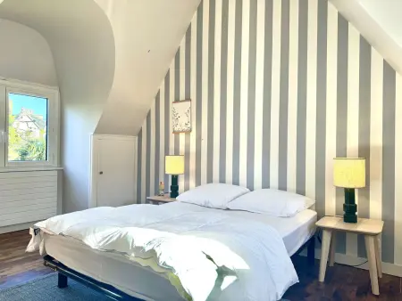 Maison 5 chambres à 150 m de la plage, rénovée, jardin, proche restaurants et commerces - Photo 23