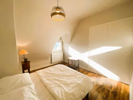 Maison 5 chambres à 150 m de la plage, rénovée, jardin, proche restaurants et commerces - Photo 25