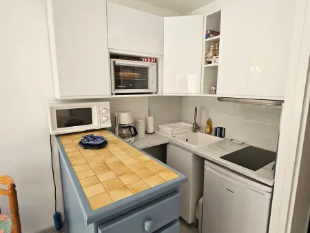 Studio Cozy à 3 min de la Plage avec Parking et Balcon - Photo 2