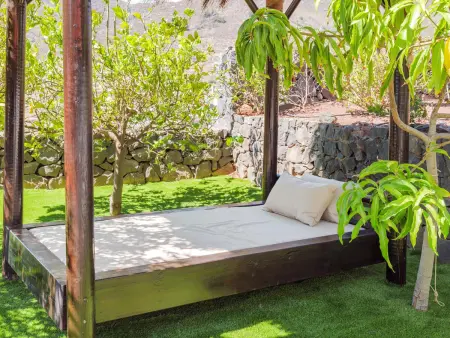 Cabane en Bois avec Piscine Privée, Jardin Verdoyant et Coin Barbecue - Photo 16