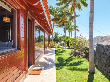 Cabane en Bois avec Piscine Privée, Jardin Verdoyant et Coin Barbecue - Photo 18