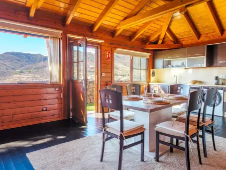 Cabane en Bois avec Piscine Privée, Jardin Verdoyant et Coin Barbecue - Photo 20