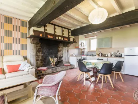 Maison familiale avec jardin et terrasse - Orval sur Sienne - Photo 2