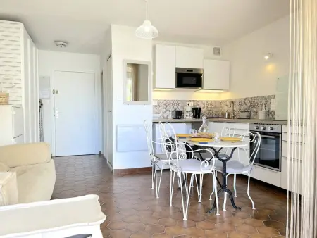 Studio 4 Couchages avec Jardin et Piscine à Bormes-les-Mimosas - Photo 4