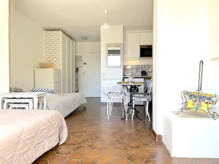 Studio 4 Couchages avec Jardin et Piscine à Bormes-les-Mimosas - Photo 13
