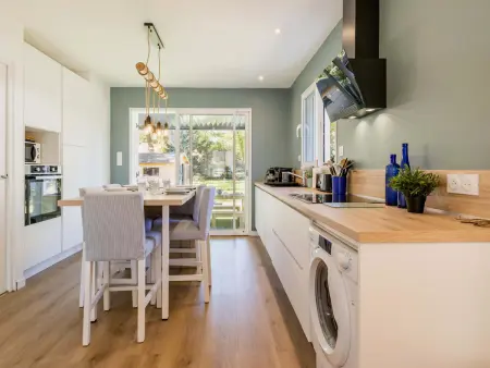 Maison rénovée 2023 à 300m de la mer avec terrasse, jardin clos, clim et wifi - Photo 2