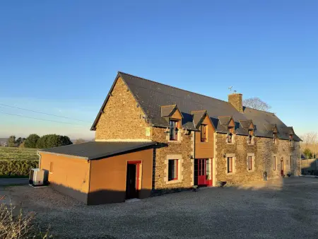 Grande maison 5 chambres à la campagne, animaux admis, parking, internet inclus, proche Mont St-Michel - Photo 22