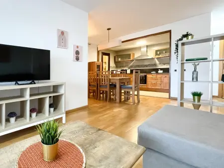 Appartement avec terrasse, wifi et espace de travail, proche plage et centre-ville - Photo 1